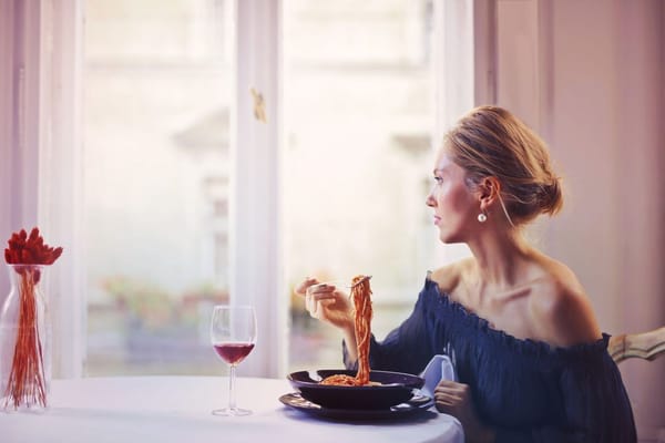 Solo Dining Abroad: The Unwritten Rules Nobody Tells You